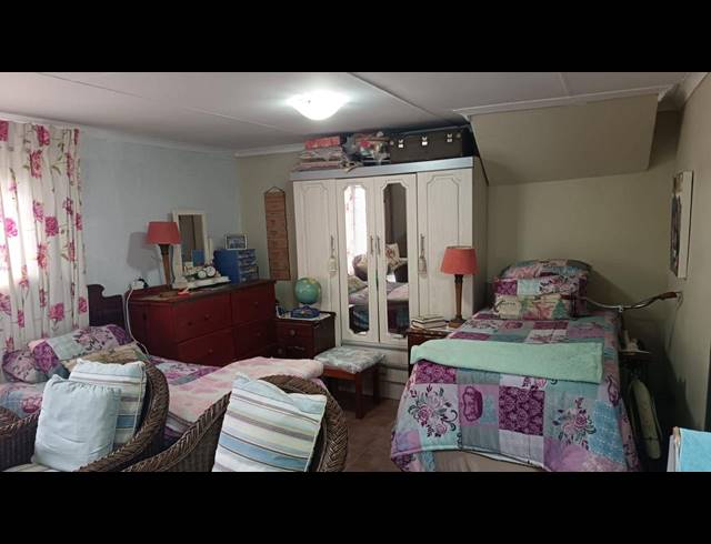4 BEDROOM DETACHED FOR SALE IN SOUTH CREST